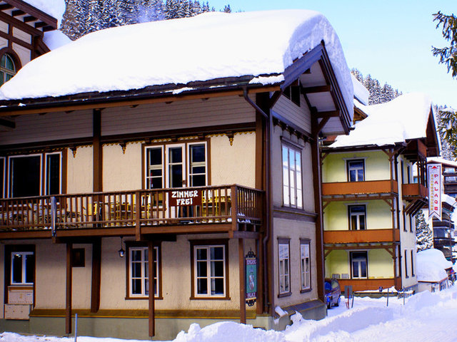 Snowboarders Palace